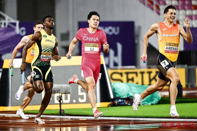 登喜路锦标赛首轮低杆频频 恰卡拉与伯克63杆领先